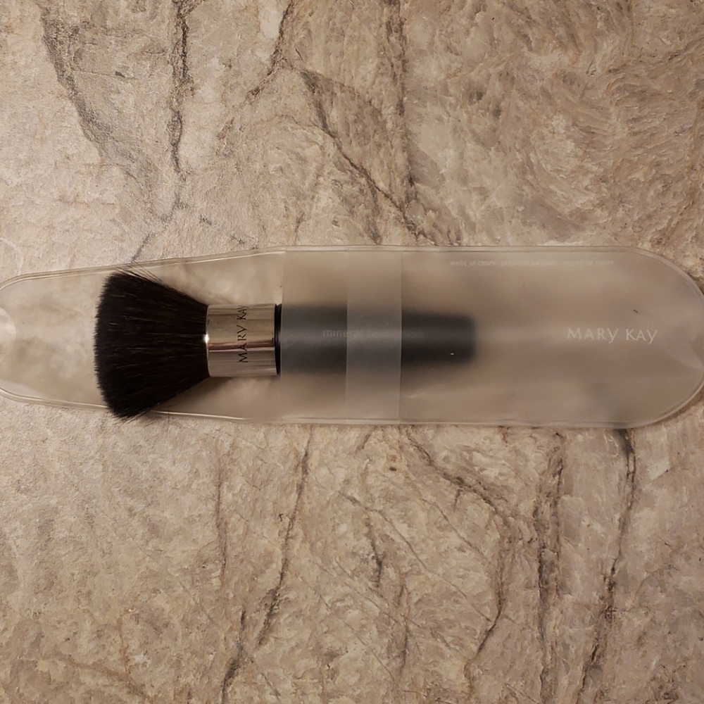 Mary Kay mineral foundation brush